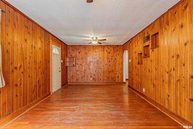 316 S Sheridan St, Lincoln, IL 62656 - photo 4