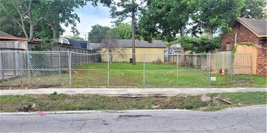 1310 Northwood St, Houston, TX 77009 - photo 4