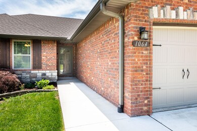 Laura Duckworth - 1064 E Lakota St-26