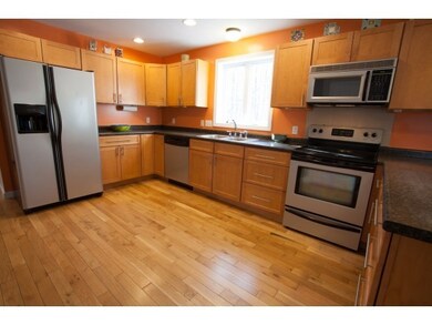 Open Kitchen-Eat In Area