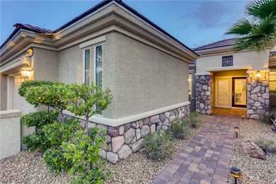 Welcome home / Palm Tree lined Courtyard / Brazili