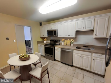 The Rotonda unit 207, McLean, VA 22102 - photo 3