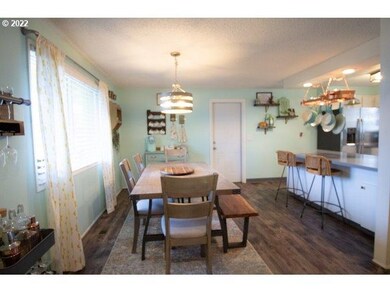 1096 NE Hacienda Ave, Gresham, OR 97030 - photo 6