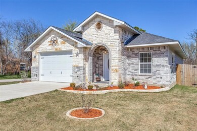 1310 NE Main St, Ennis, TX 75119 - photo 2