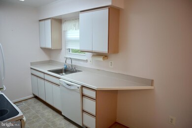 18827 Summer Oak Ct, Germantown, MD 20874 - photo 5