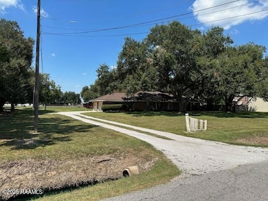 8714 Sidney Gautreaux Rd, Abbeville, LA 70510 - photo 4