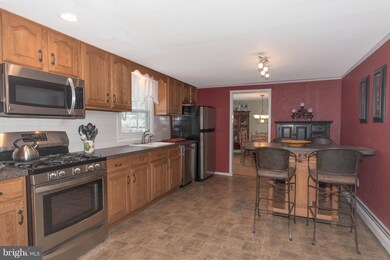 90 Macfarland Ave, Warminster, PA 18974 - photo 2