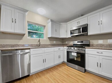 3213 9th St, Bay City, TX 77414 - photo 7