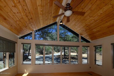 12 Livingroom 02