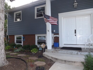 125 Pueblo Rd, Carpentersville, IL 60110 - photo 2