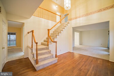 9571 Oakenshaw Dr, Manassas, VA 20110 - photo 2