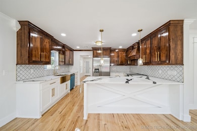 1547 N Columbia Place, Tulsa, OK 74110 - photo 3