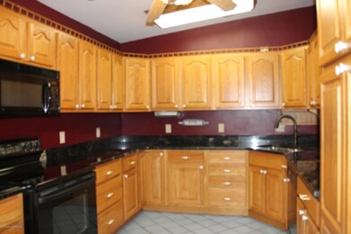 355 N Main St, Taylor, PA 18517 - photo 2