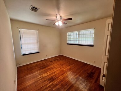 10214 Envoy St, Houston, TX 77016 - photo 4