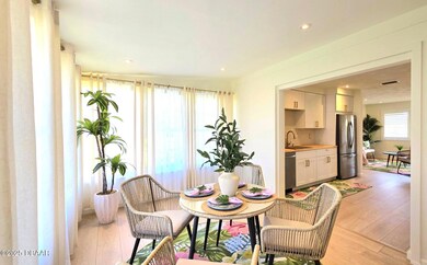 Dedicated Dining or Florida room