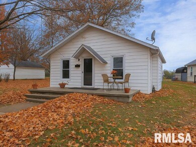 511 N Shelby Ave, Salem, IL 62881 - photo 2