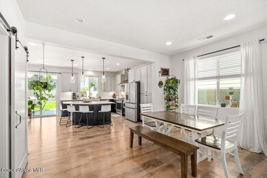 Dining to Kitchen
