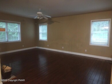 125 Spruce Run Dr, Dingmans Ferry, PA 18328 - photo 4