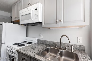 452 Oak Cove Rd, Titusville, FL 32780 - photo 7