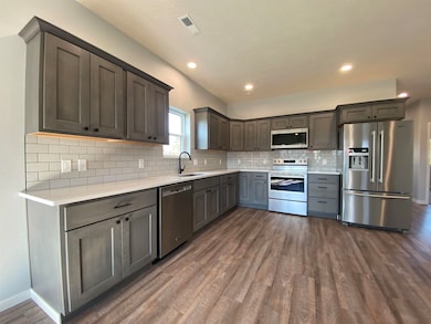 742 9th St E, Columbus, NE 68601 - photo 7