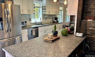 32 Greentree Dr N, Hyde Park, NY 12538 - photo 5