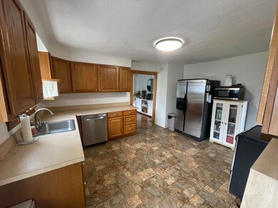 146 Lincoln St, Bangor, ME 04401 - photo 3