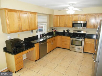13000 Prairie View Place, Germantown, MD 20874 - photo 3
