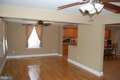 1213 Meadow View Rd, Pasadena, MD 21122 - photo 7