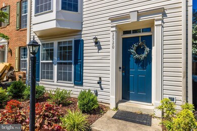 2520 Banshire Dr, Herndon, VA 20171 - photo 3