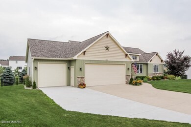 003-Front_View-1843632-small