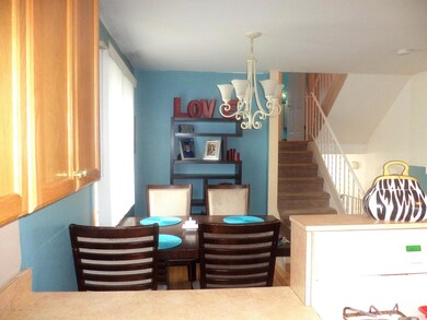 936 Clove Way unit B, Staten Island, NY 10301 - photo 3