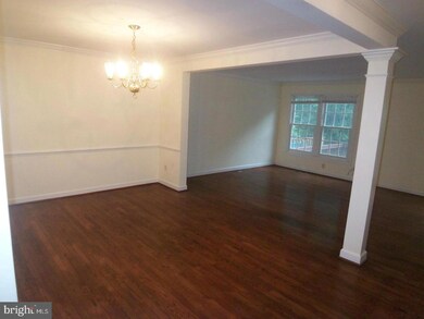 12766 Dogwood Hills Ln, Fairfax, VA 22033 - photo 4