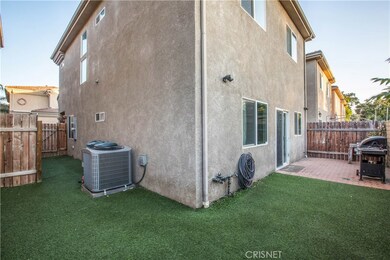 14713 Forest Edge Dr, Sylmar, CA 91342 - photo 4