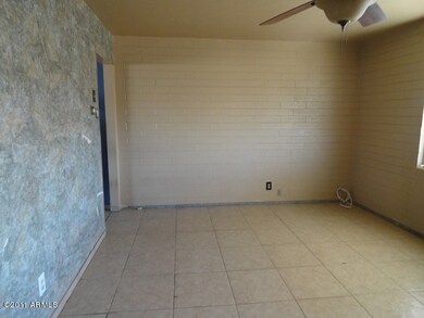 023-231592 Living Room