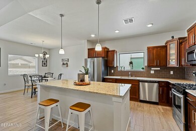 13749 Flora Vista Ave, Horizon City, TX 79928 - photo 5