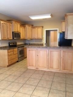 218 Lovorn Cir, Warner Robins, GA 31088 - photo 3