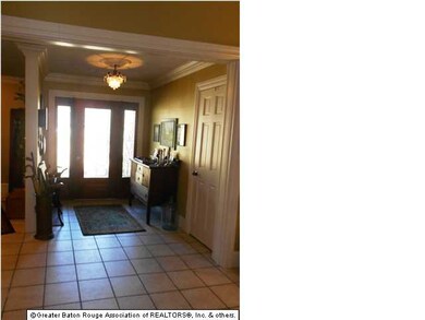 Nice foyer entrance