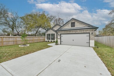 958 Junell St, Houston, TX 77088 - photo 3