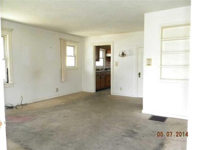 1318 W 13th St, Anderson, IN 46016 - photo 4