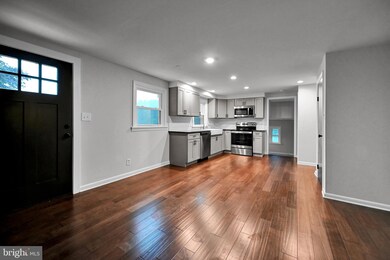 6166 Thompson Rd, Stewartstown, PA 17363 - photo 2