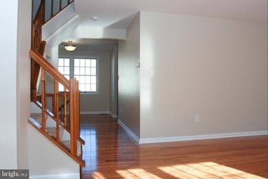 18817 Coral Grove Terrace, Germantown, MD 20874 - photo 2