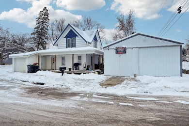 203 Sheldon St, Cambridge, WI 53523 - photo 2