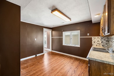 2488 Whitney Ave, Niagara Falls, NY 14301 - photo 3