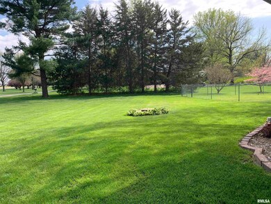 107 Nansarah Dr, Jacksonville, IL 62650 - photo 6