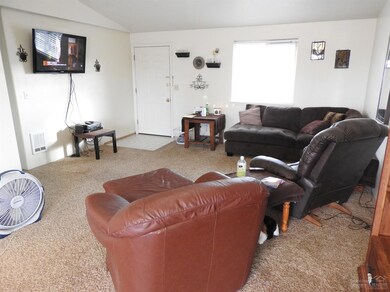 3221 SW Reindeer Ave, Redmond, OR 97756 - photo 7