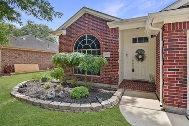 25815 Oakridge Forest Ln, Spring, TX 77386 - photo 2