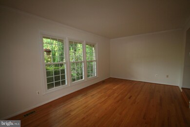 127 Connemara Dr, Sterling, VA 20164 - photo 3