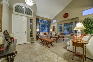 005_Foyer-Living