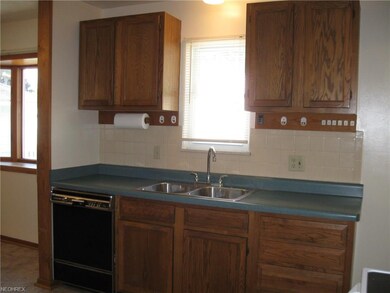 334 Erieview Blvd, Sheffield Lake, OH 44054 - photo 7