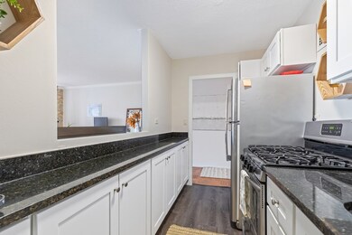 9 Hawthorne Place unit 10P, Boston, MA 02114 - photo 5
